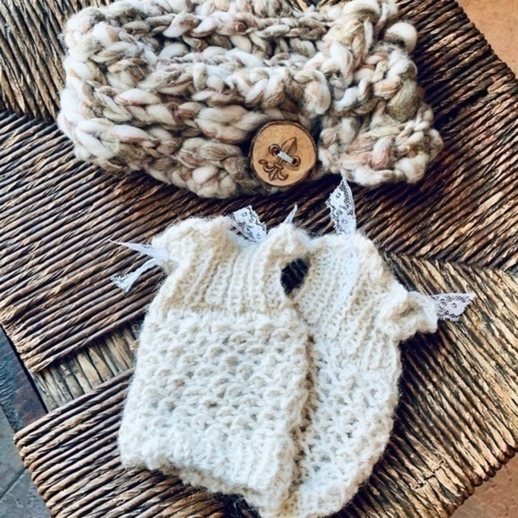 ✨🥶Neutral Hand Knit 🧶 Collar Scarf 🧣 Accessory ✨ - Picture 9 of 10